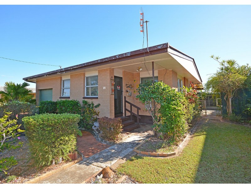 12 Edward Street, Urangan QLD 4655