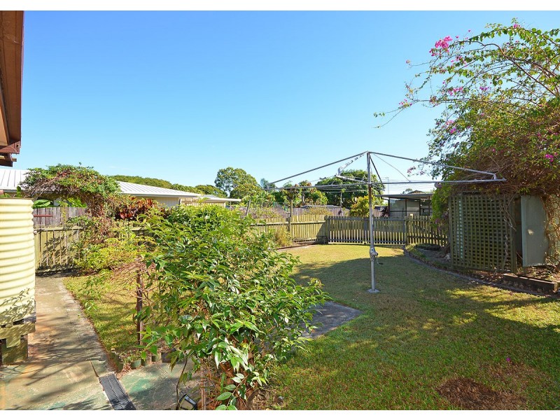 12 Edward Street, Urangan QLD 4655