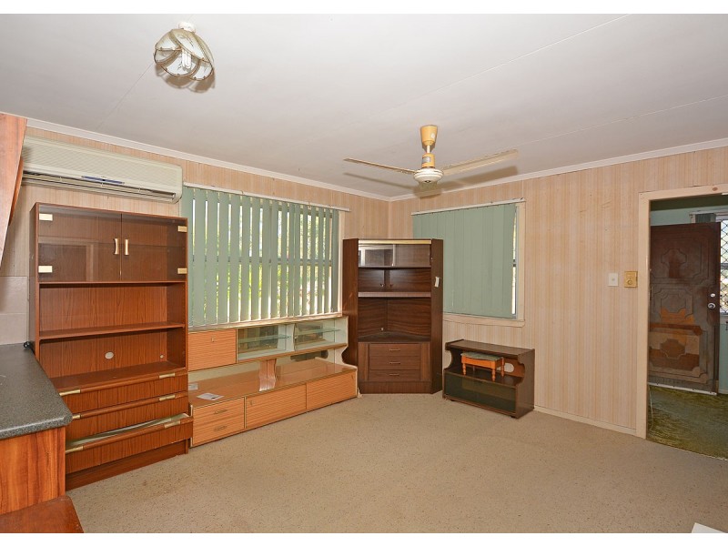 12 Edward Street, Urangan QLD 4655