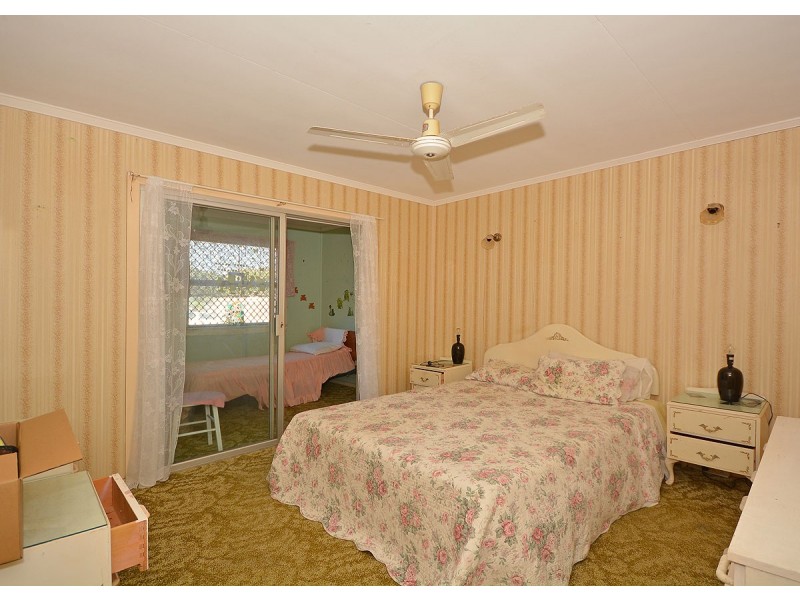 12 Edward Street, Urangan QLD 4655