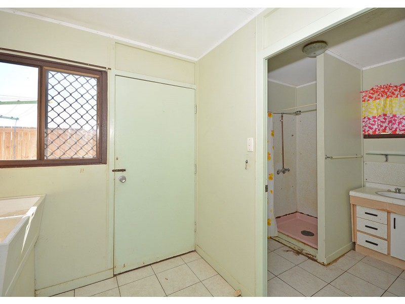 12 Edward Street, Urangan QLD 4655