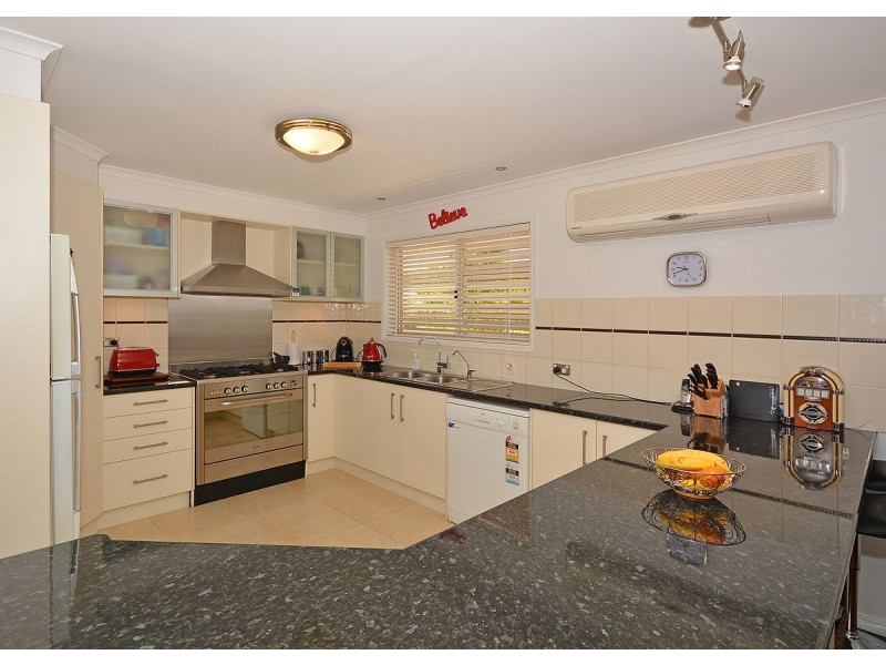 1 Shoreline Court, Urangan QLD 4655