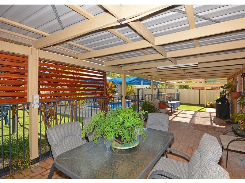 1 Shoreline Court, Urangan QLD 4655