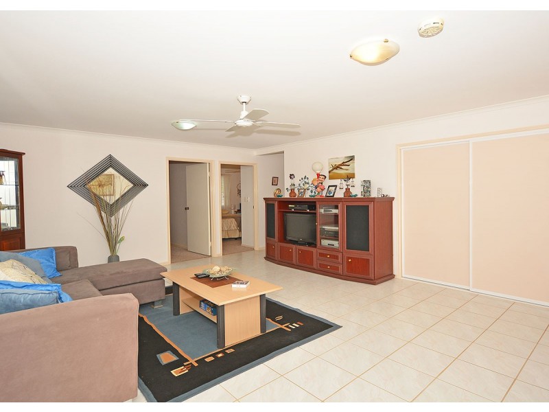 1 Shoreline Court, Urangan QLD 4655