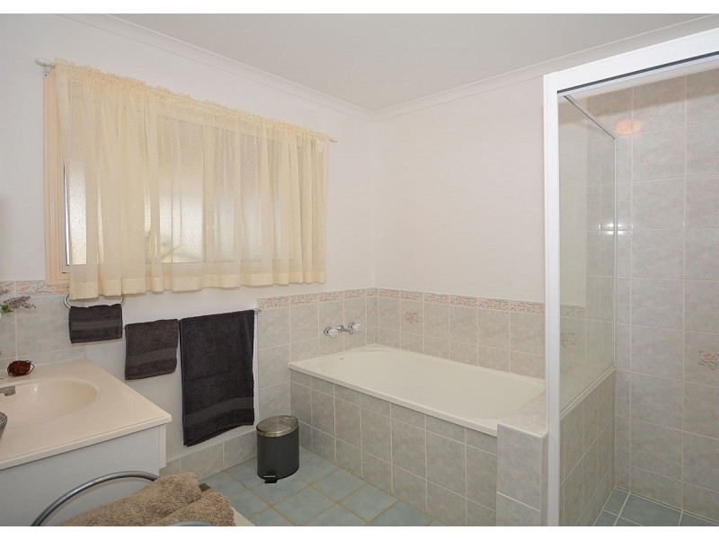 1 Shoreline Court, Urangan QLD 4655