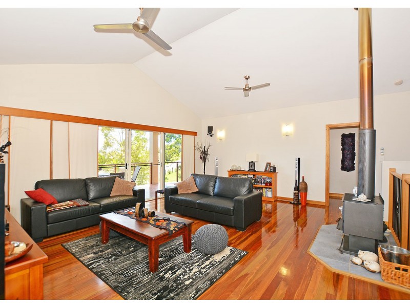 8 Rockyglen Court, Craignish QLD 4655