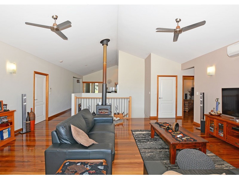 8 Rockyglen Court, Craignish QLD 4655