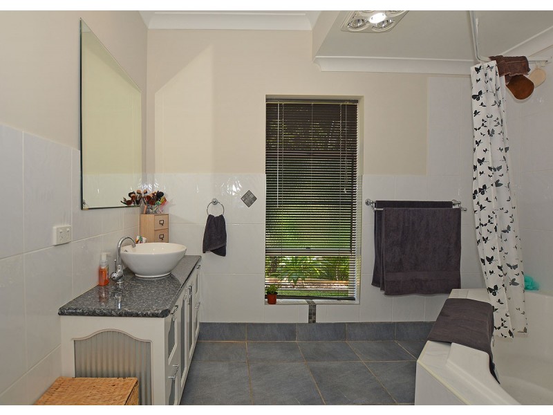 8 Rockyglen Court, Craignish QLD 4655