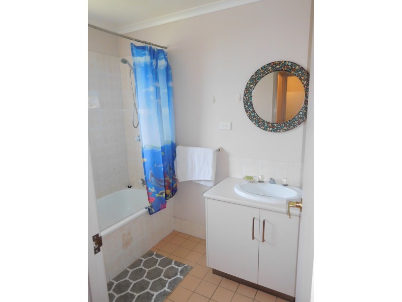 779 Boat Harbour Drive, Urangan QLD 4655