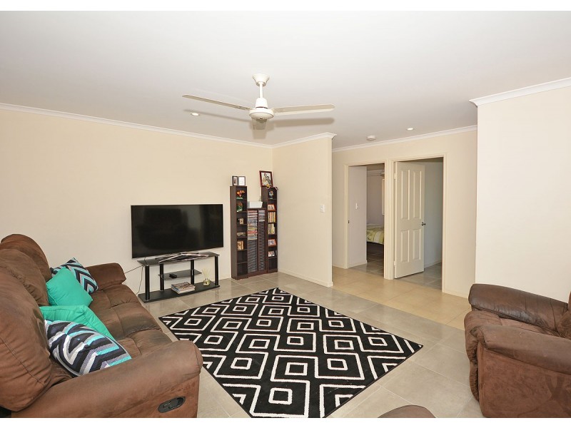 27 Spinnaker Drive, Point Vernon QLD 4655