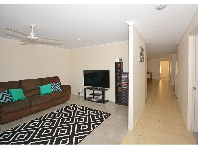 27 Spinnaker Drive, Point Vernon QLD 4655