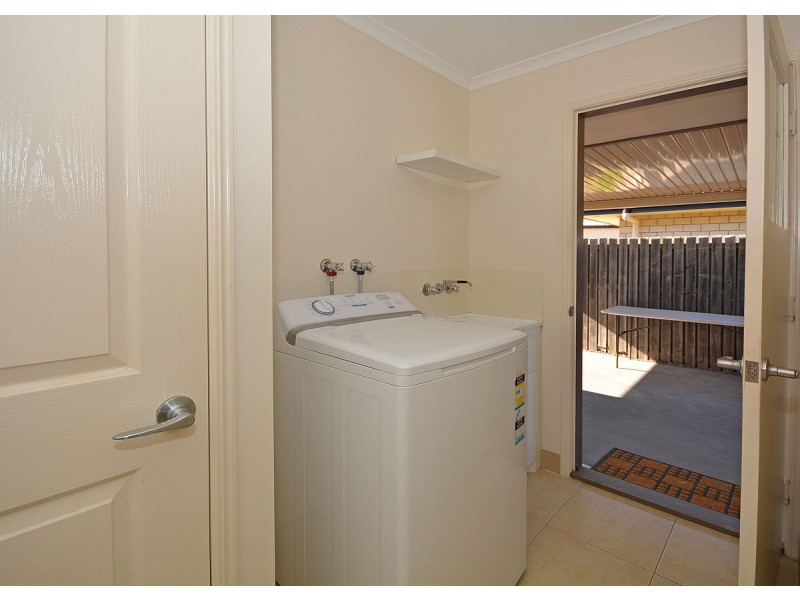 27 Spinnaker Drive, Point Vernon QLD 4655