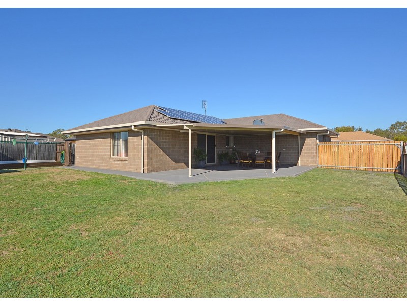 27 Spinnaker Drive, Point Vernon QLD 4655