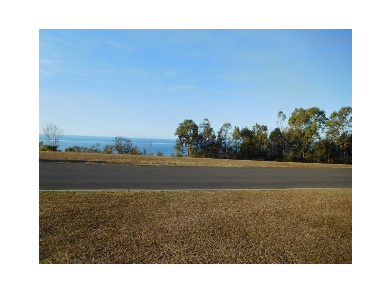 64 Esplanade, Point Vernon QLD 4655