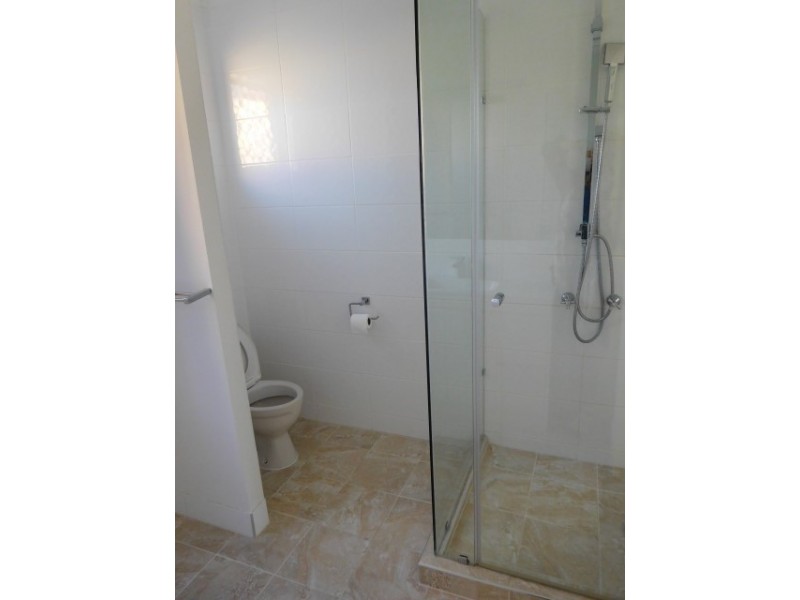 64 Esplanade, Point Vernon QLD 4655