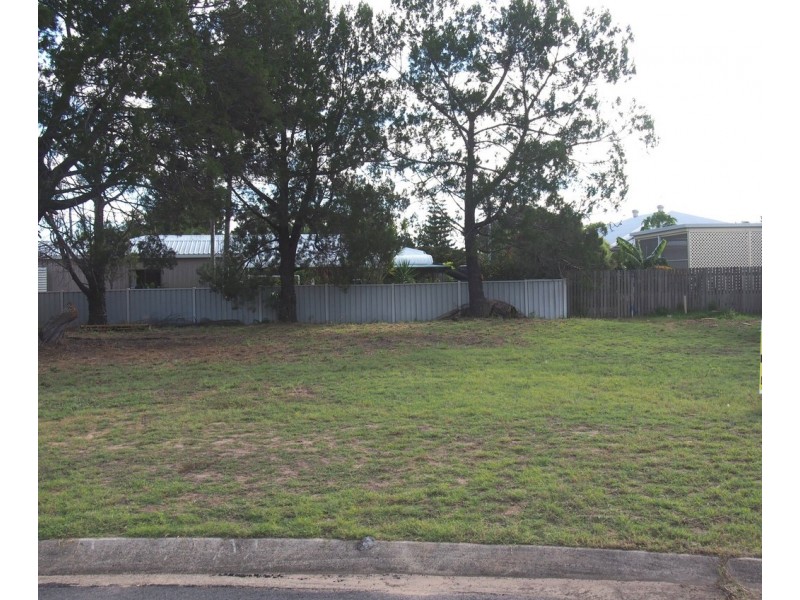 1A Robb Court, Urangan QLD 4655