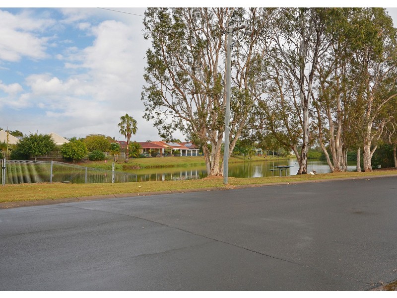 180 Truro Street, Urangan QLD 4655