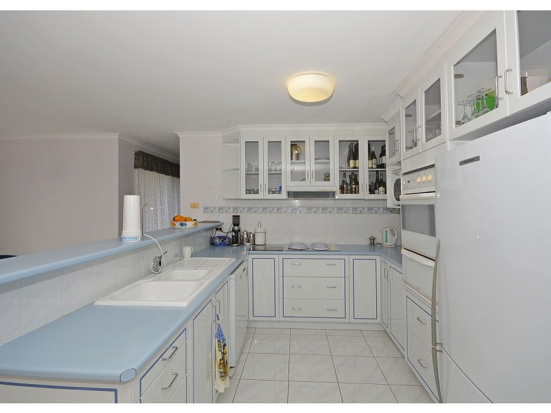 180 Truro Street, Urangan QLD 4655