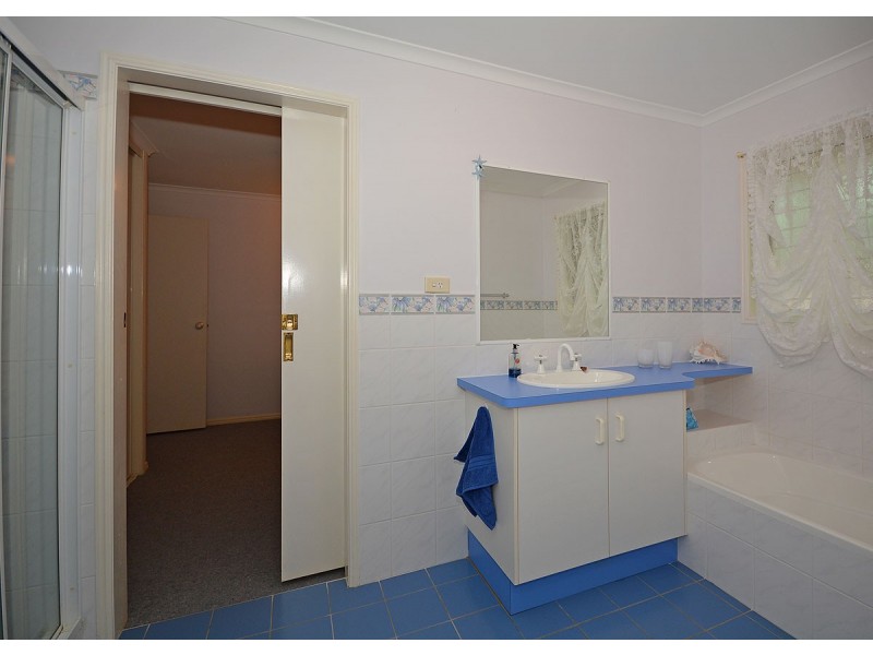 180 Truro Street, Urangan QLD 4655