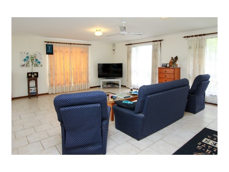 81 Hammond Street, Urangan QLD 4655