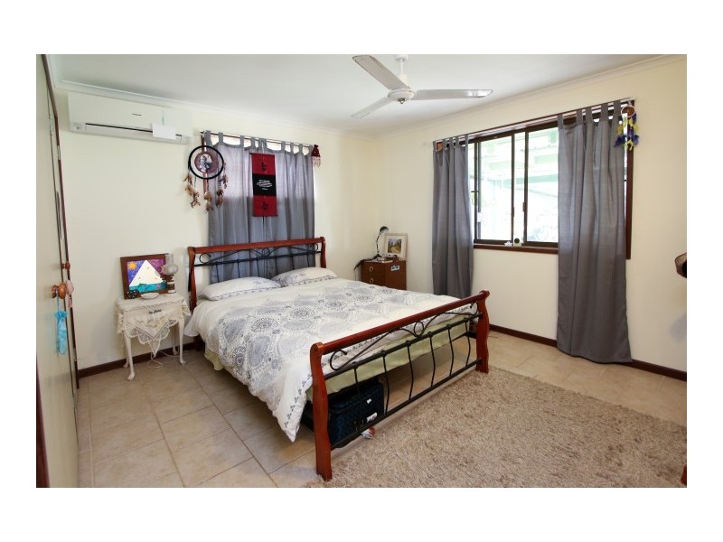 81 Hammond Street, Urangan QLD 4655