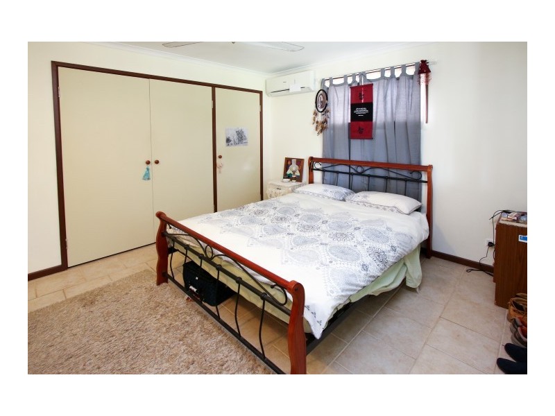 81 Hammond Street, Urangan QLD 4655