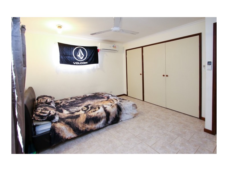 81 Hammond Street, Urangan QLD 4655