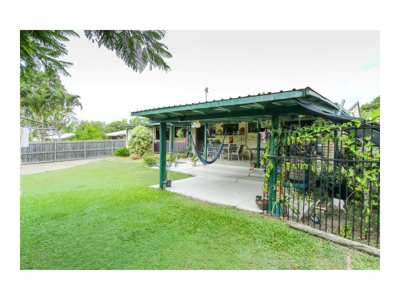 81 Hammond Street, Urangan QLD 4655
