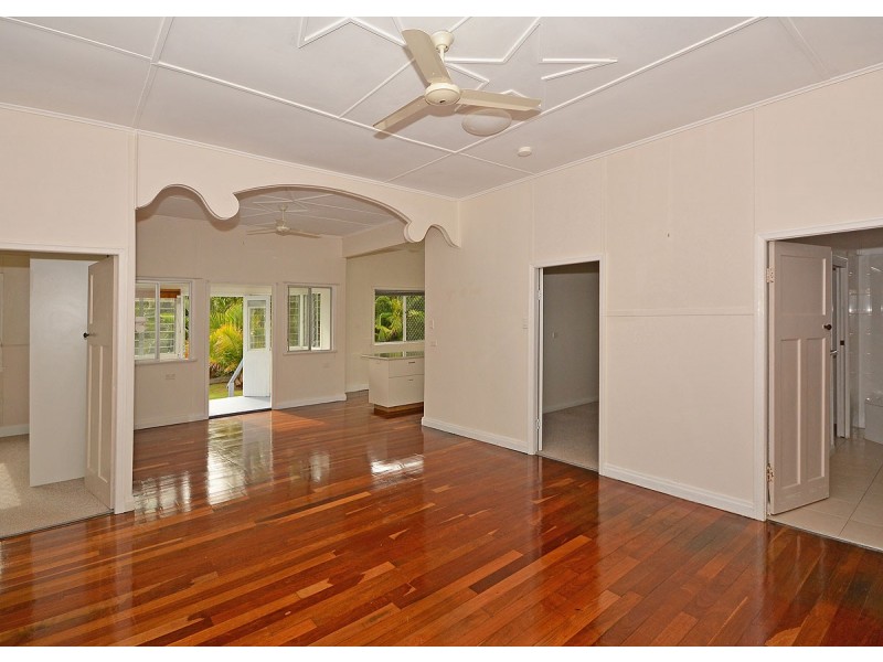 31-33 Urangan Street, Torquay QLD 4655