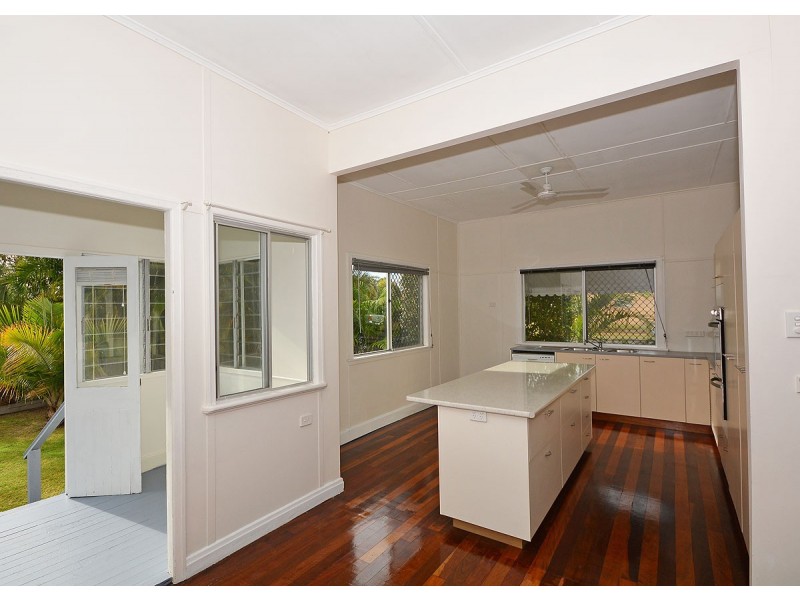 31-33 Urangan Street, Torquay QLD 4655