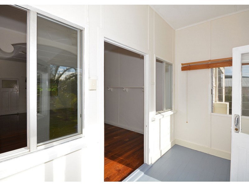 31-33 Urangan Street, Torquay QLD 4655