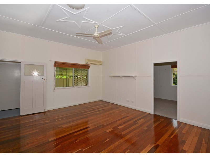31-33 Urangan Street, Torquay QLD 4655
