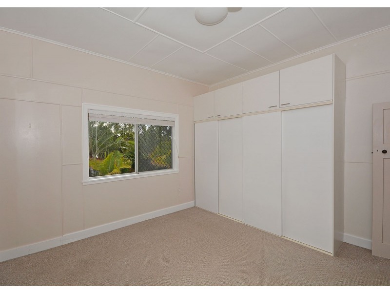 31-33 Urangan Street, Torquay QLD 4655