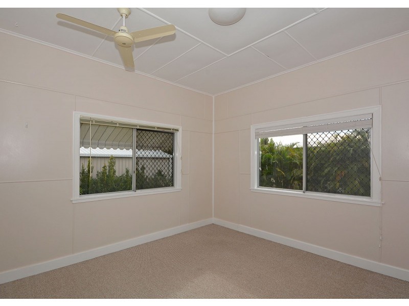 31-33 Urangan Street, Torquay QLD 4655