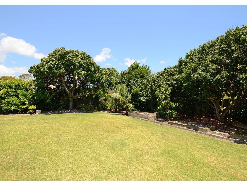 31-33 Urangan Street, Torquay QLD 4655