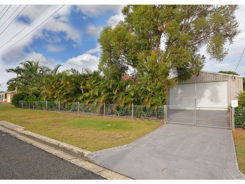 31-33 Urangan Street, Torquay QLD 4655