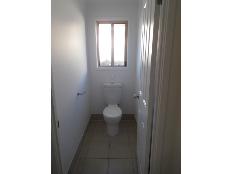17 Santa Maria, Eli Waters QLD 4655