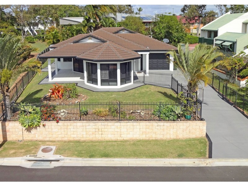 74 Esplanade, Point Vernon QLD 4655