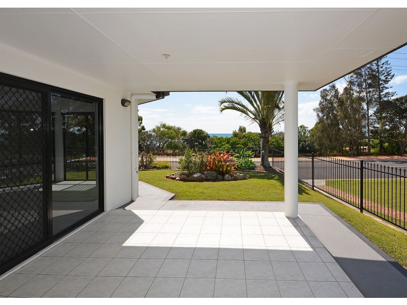 74 Esplanade, Point Vernon QLD 4655
