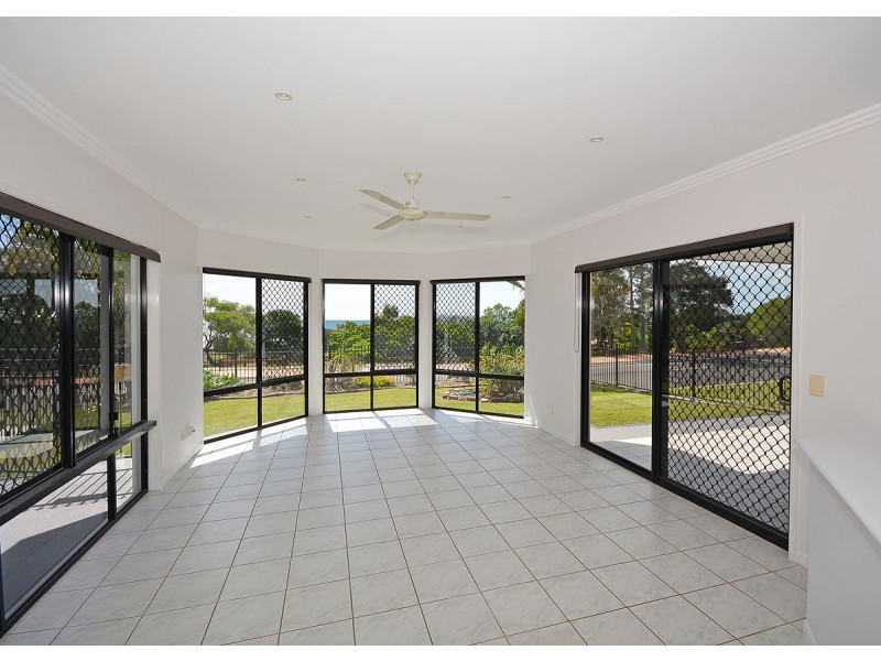 74 Esplanade, Point Vernon QLD 4655