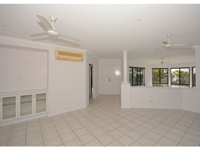74 Esplanade, Point Vernon QLD 4655