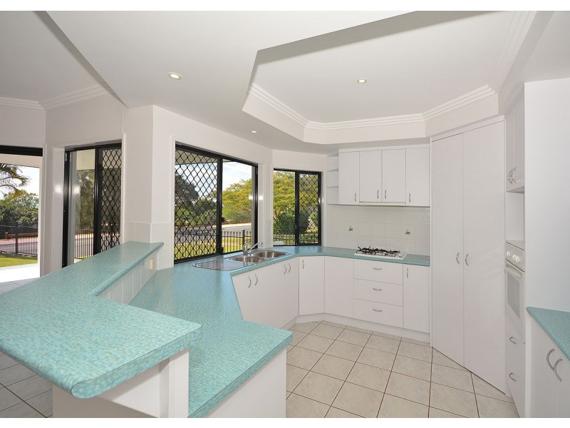 74 Esplanade, Point Vernon QLD 4655