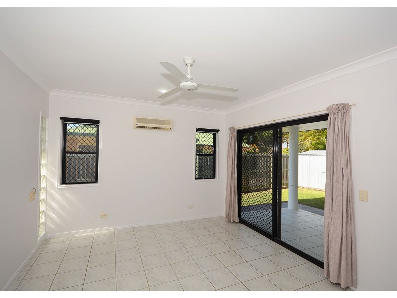 74 Esplanade, Point Vernon QLD 4655