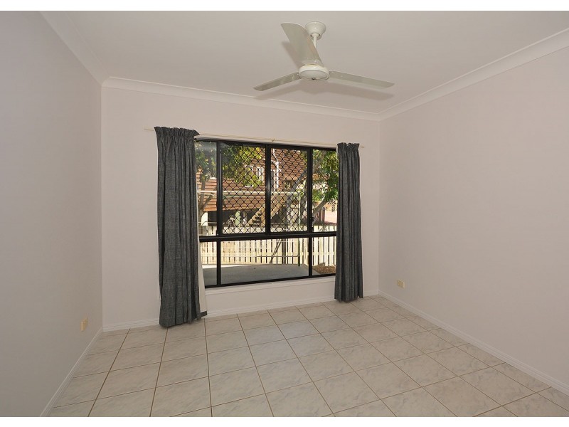 74 Esplanade, Point Vernon QLD 4655