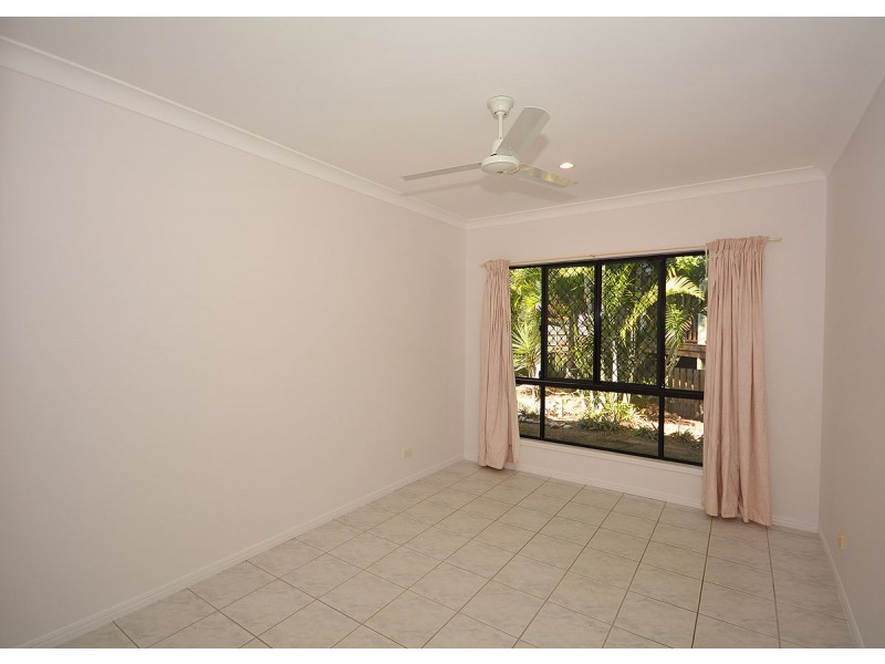 74 Esplanade, Point Vernon QLD 4655