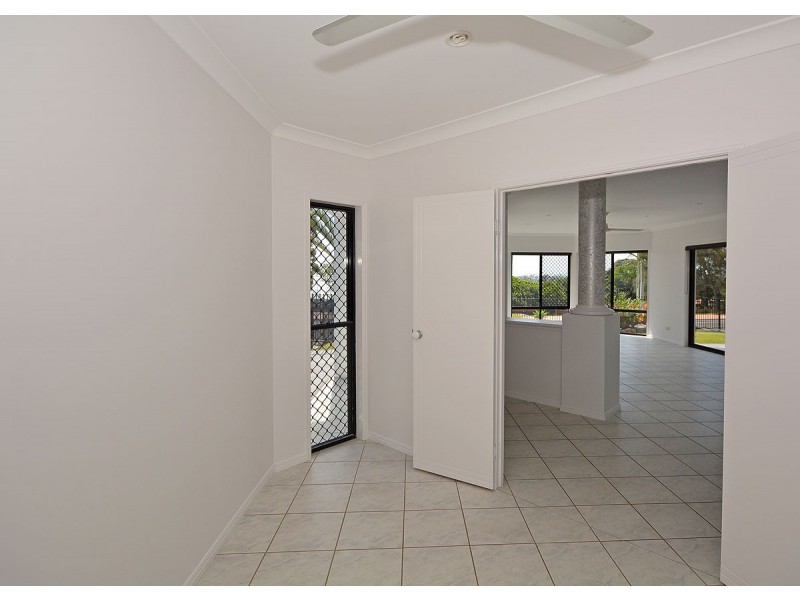 74 Esplanade, Point Vernon QLD 4655