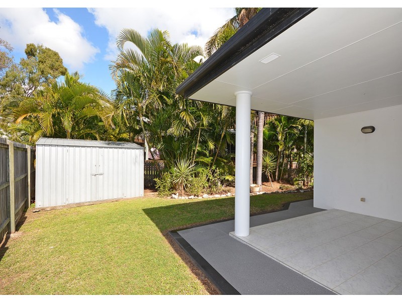 74 Esplanade, Point Vernon QLD 4655