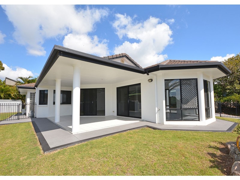 74 Esplanade, Point Vernon QLD 4655