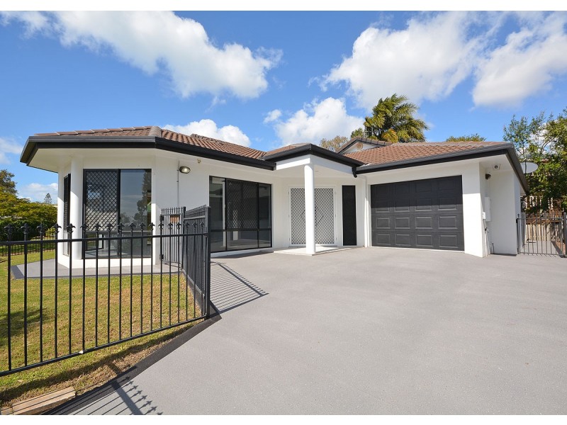 74 Esplanade, Point Vernon QLD 4655