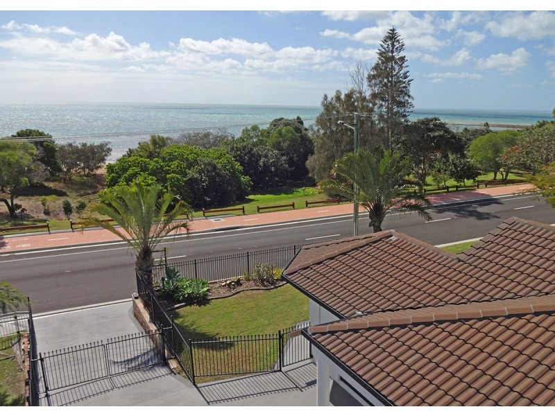 74 Esplanade, Point Vernon QLD 4655